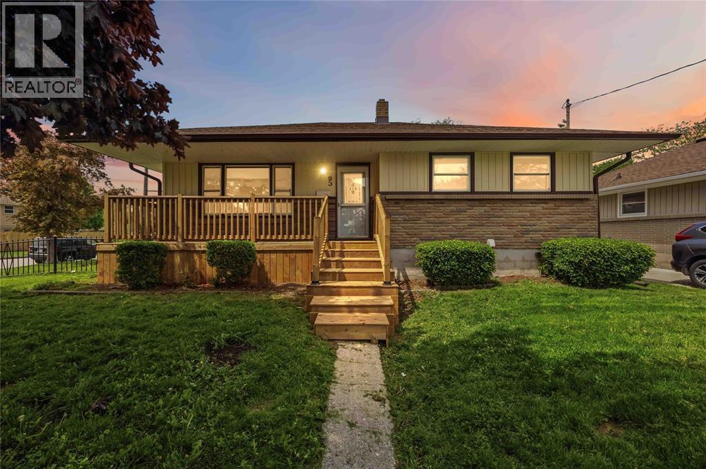 5 ABERDEEN AVENUE