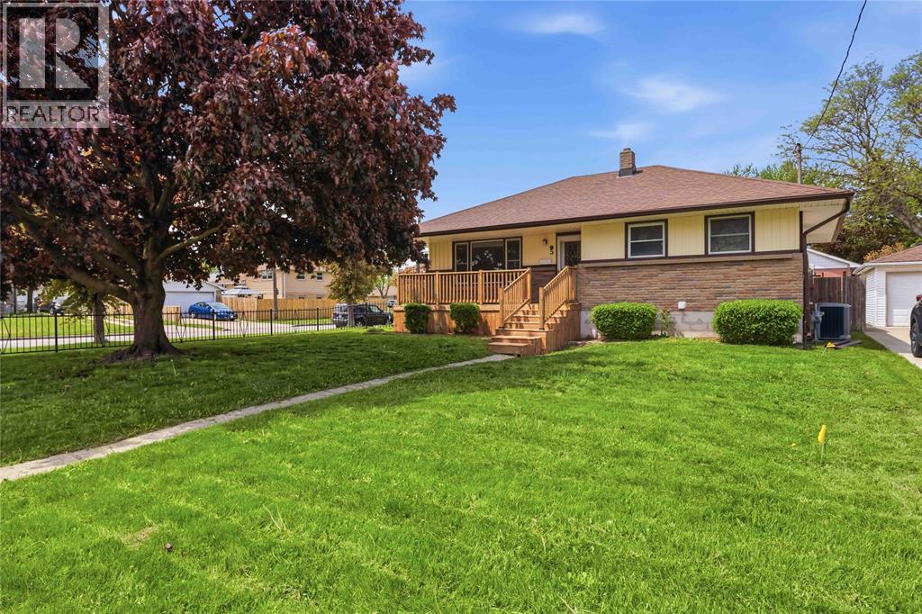 5 ABERDEEN AVENUE