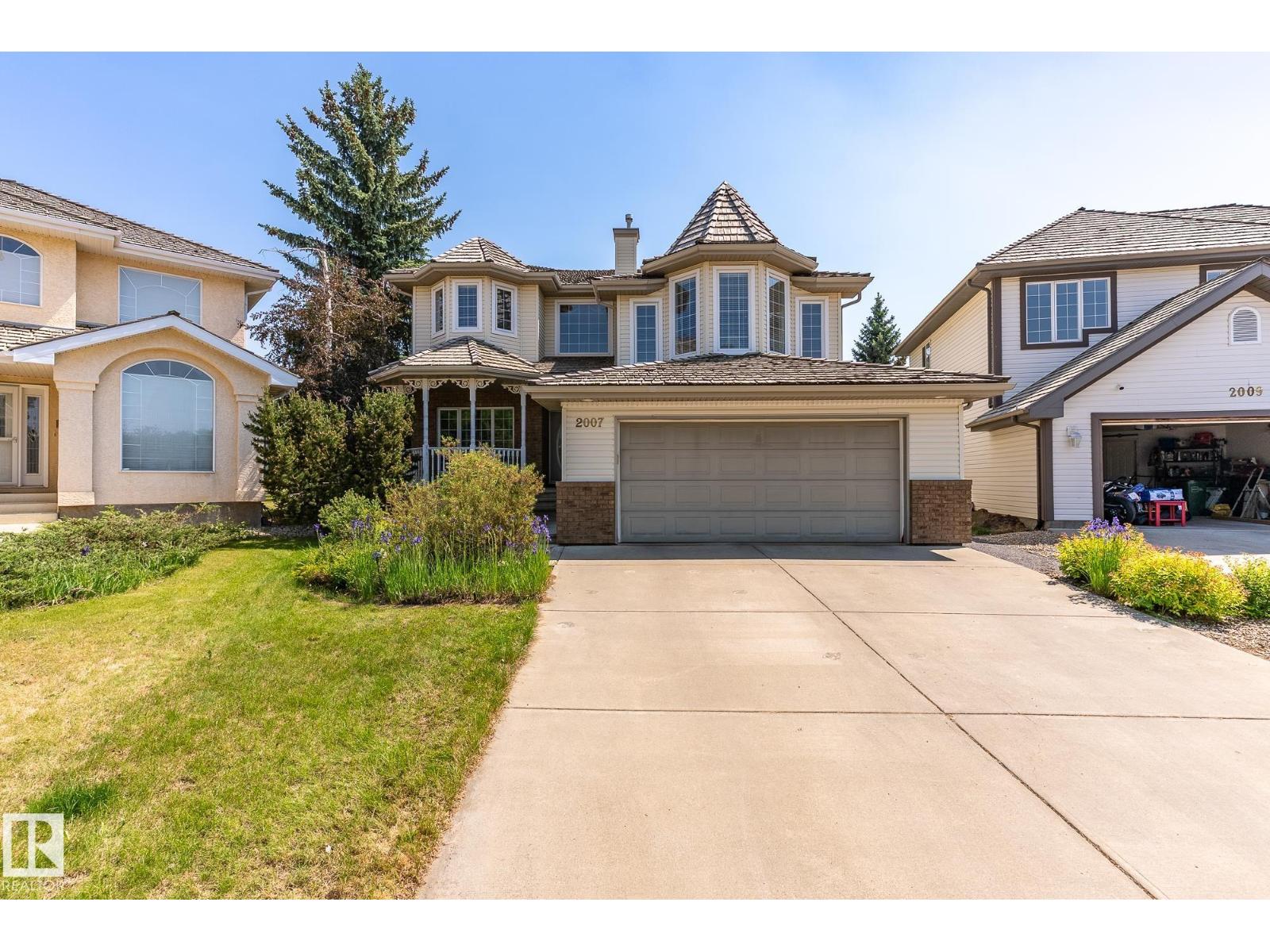 2007 Haddow Dr NW