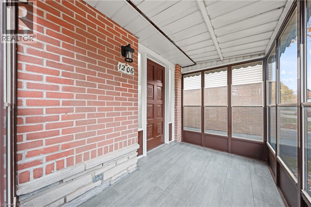 1206 VALENTINE Drive