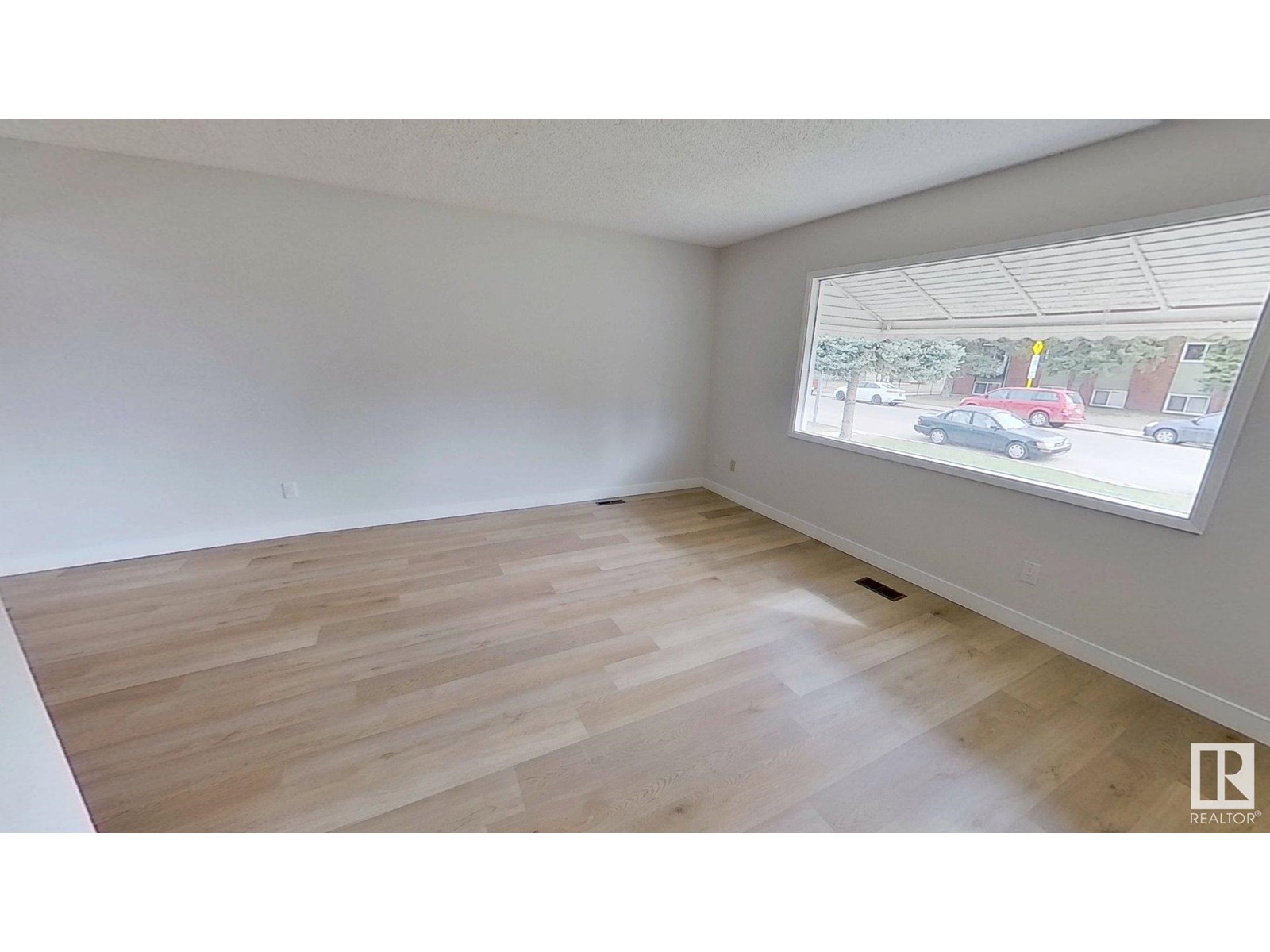 13002 69 ST NW