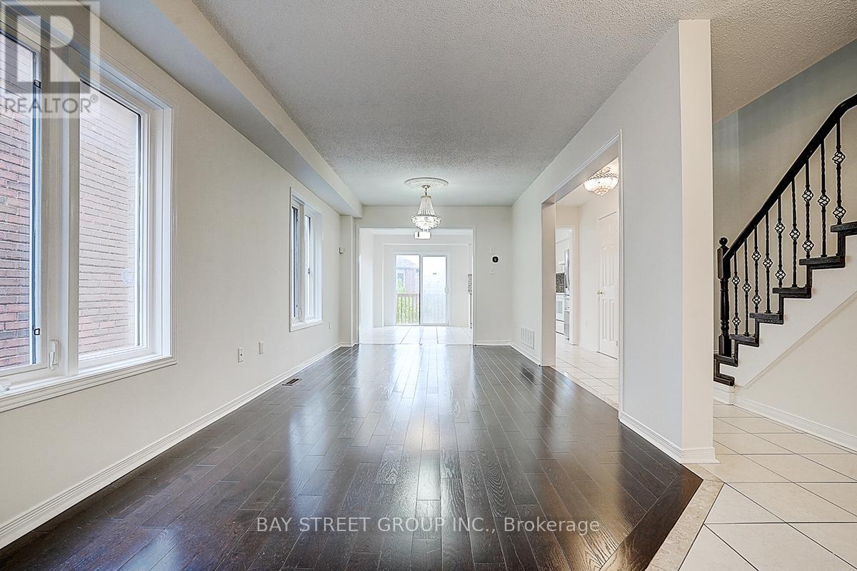 11 TARA CRESCENT