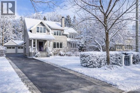 247 DOUGLAS Avenue Oakville ON L6J3S2