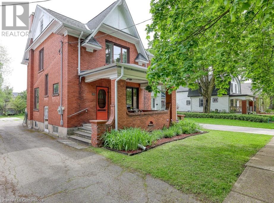 253 PEEL Street