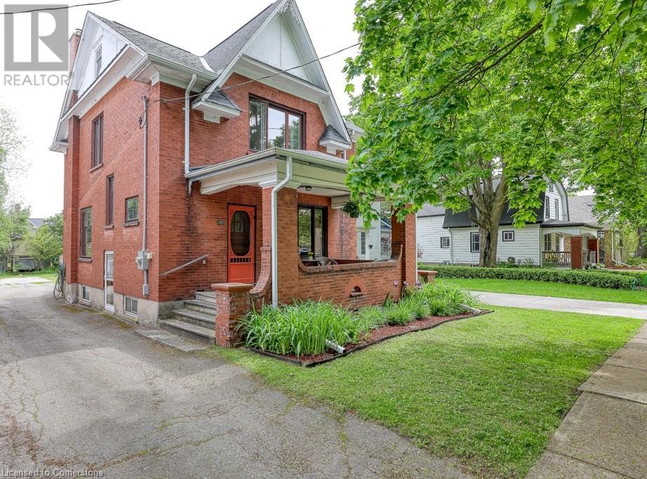 253 PEEL Street