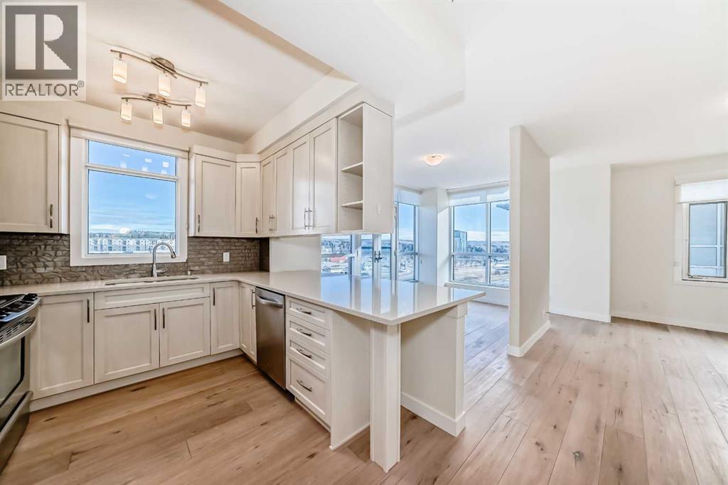 802, 16 Varsity Estates Circle NW