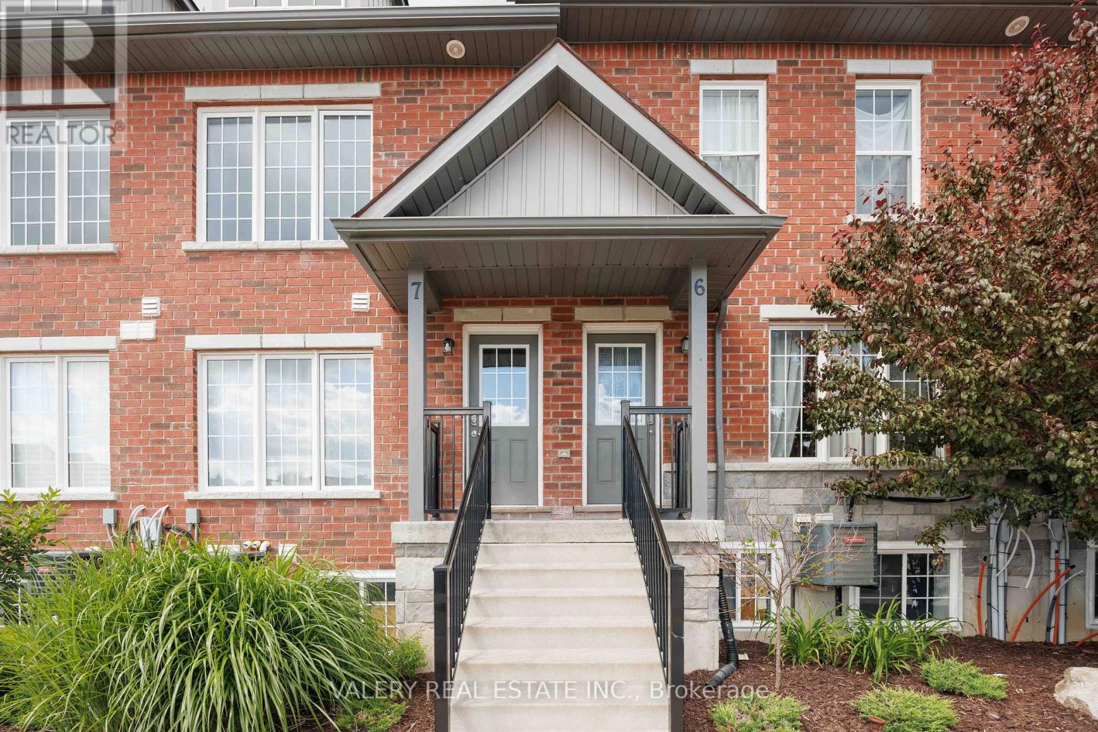 7 - 250 PENETANGUISHENE ROAD