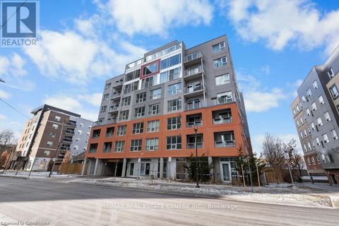 102 - 321 SPRUCE STREET N Waterloo ON N2L0G4