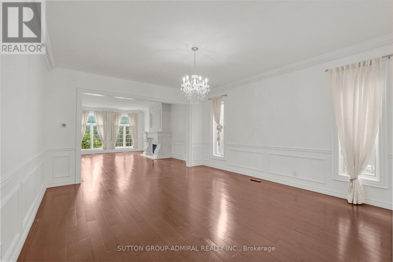 48 BERKINDALE DRIVE