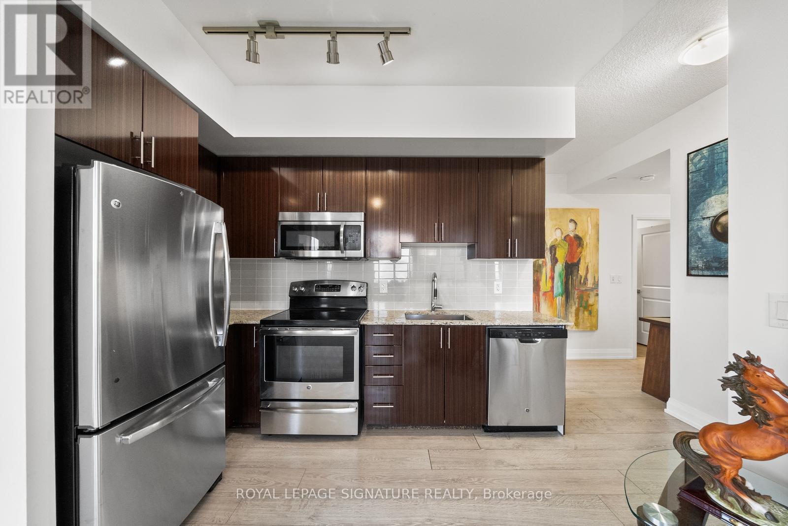 2108 - 7171 YONGE STREET