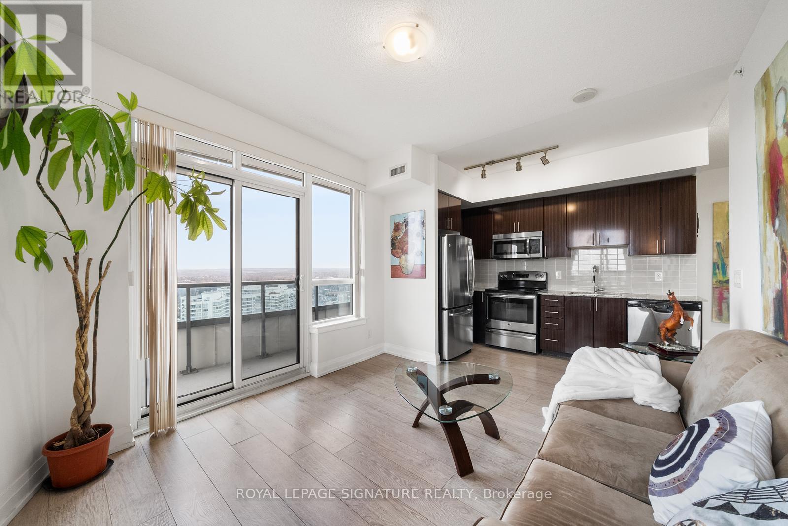 2108 - 7171 YONGE STREET