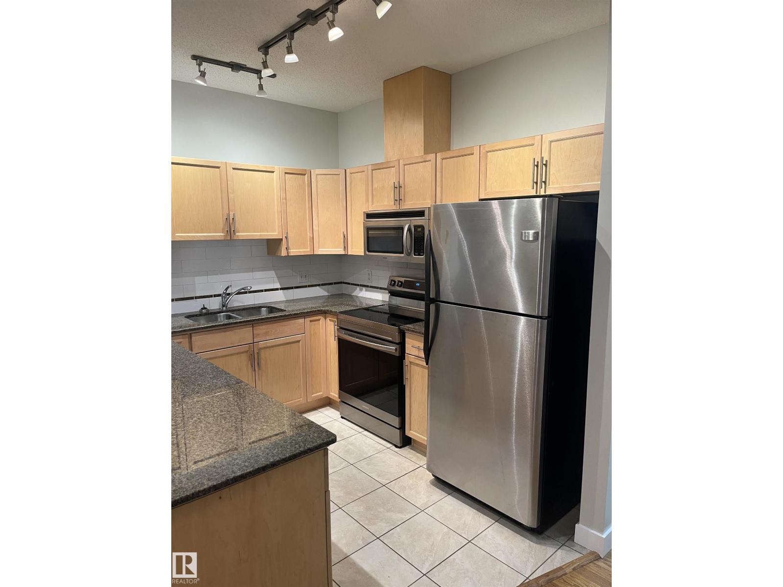 #110 10333 112 ST NW