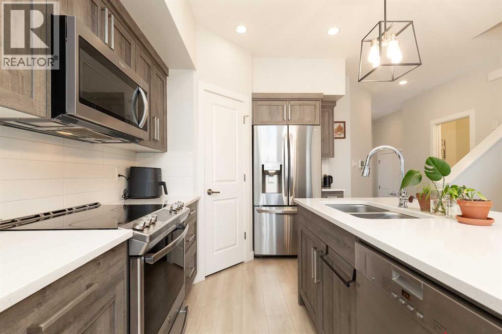 3, 67 Aquitania Circle W