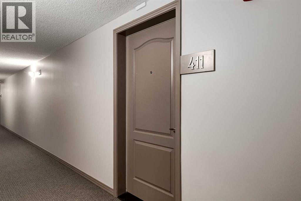 411, 1 CRYSTAL GREEN Lane