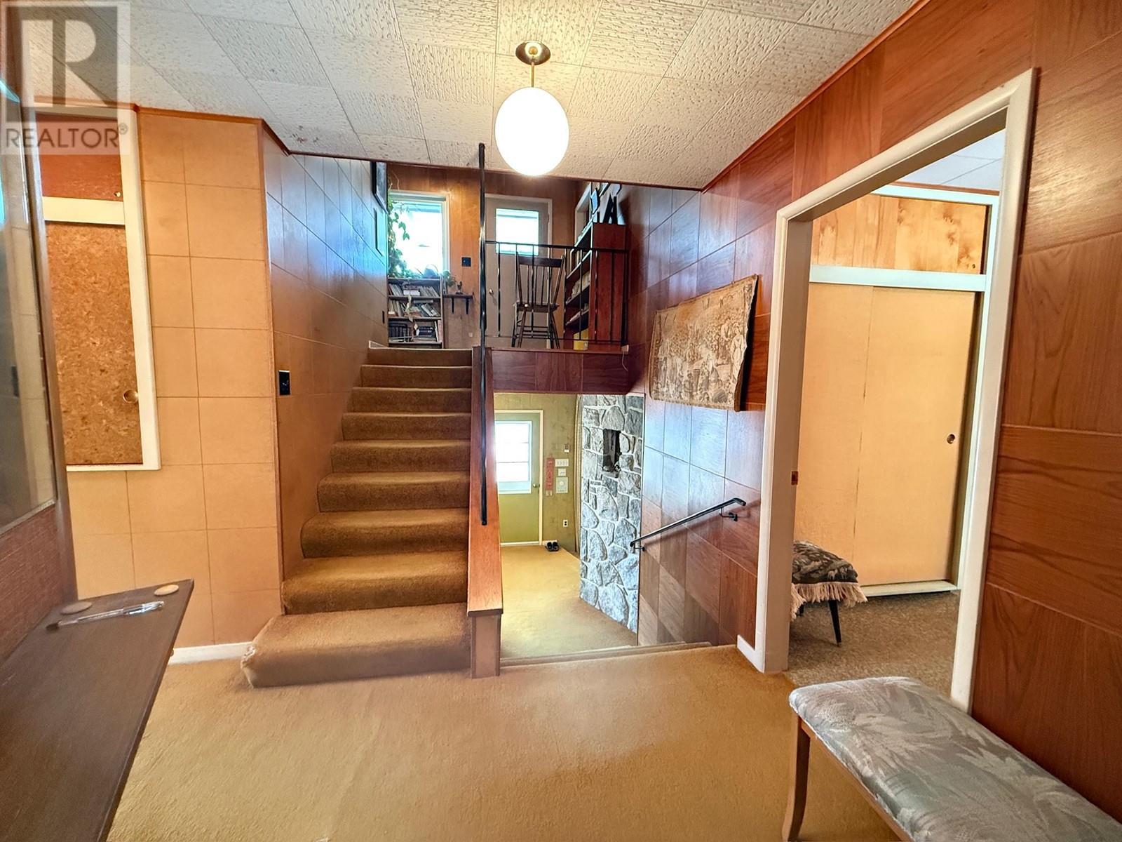 4529 Lakeside Road