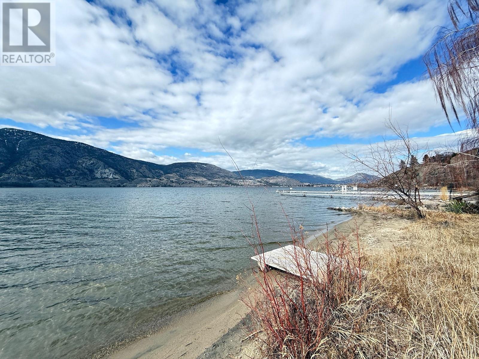 4529 Lakeside Road