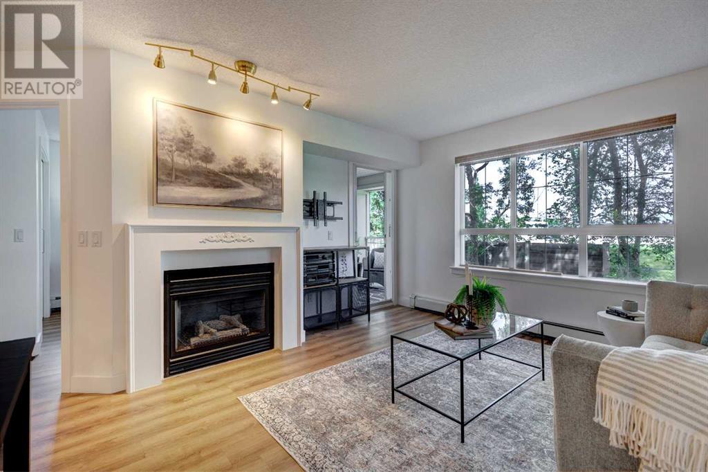 212, 35 Richard Court SW