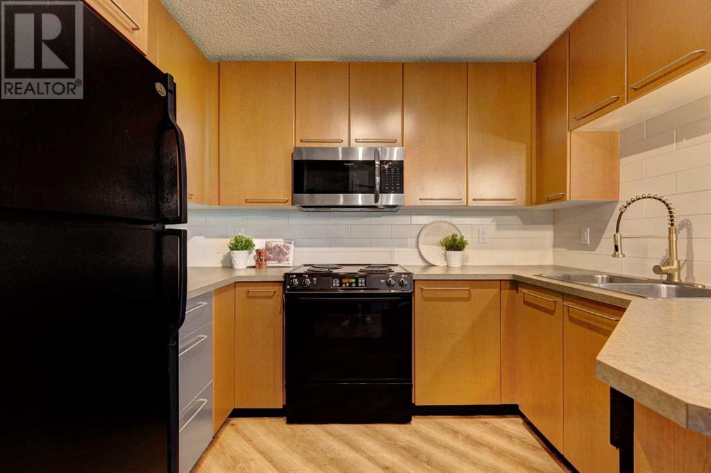 212, 35 Richard Court SW