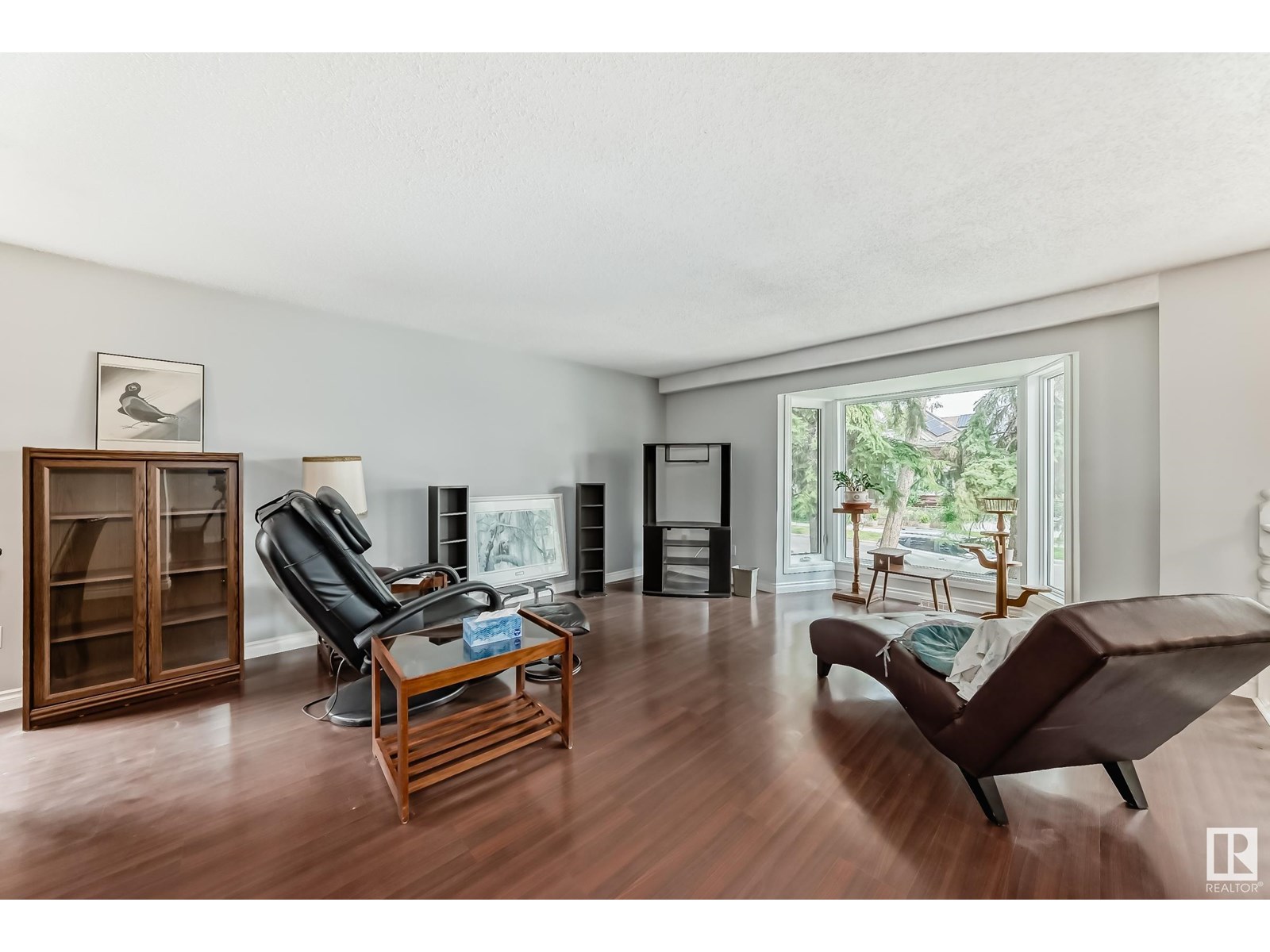 11240 95A ST NW