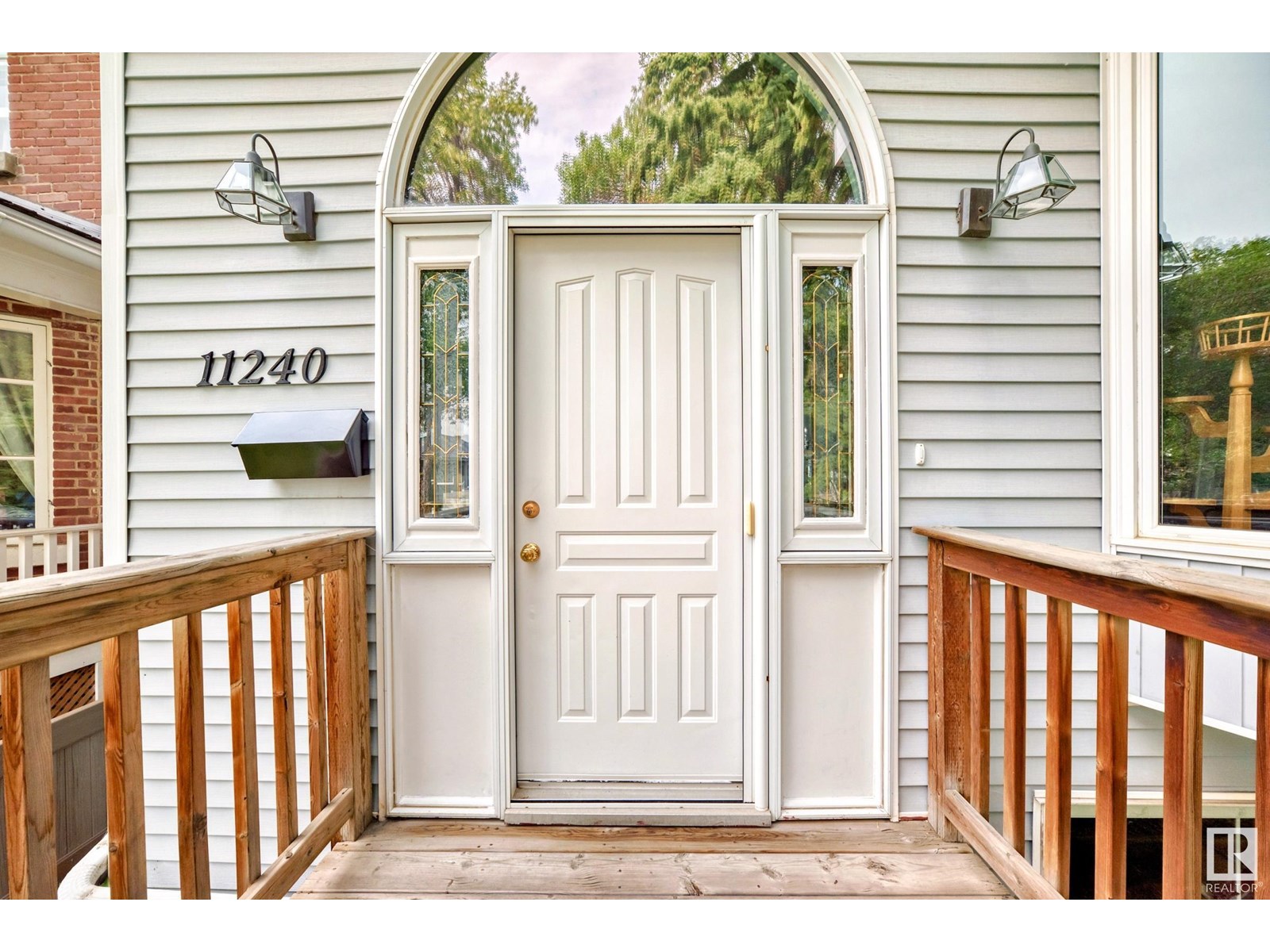 11240 95A ST NW