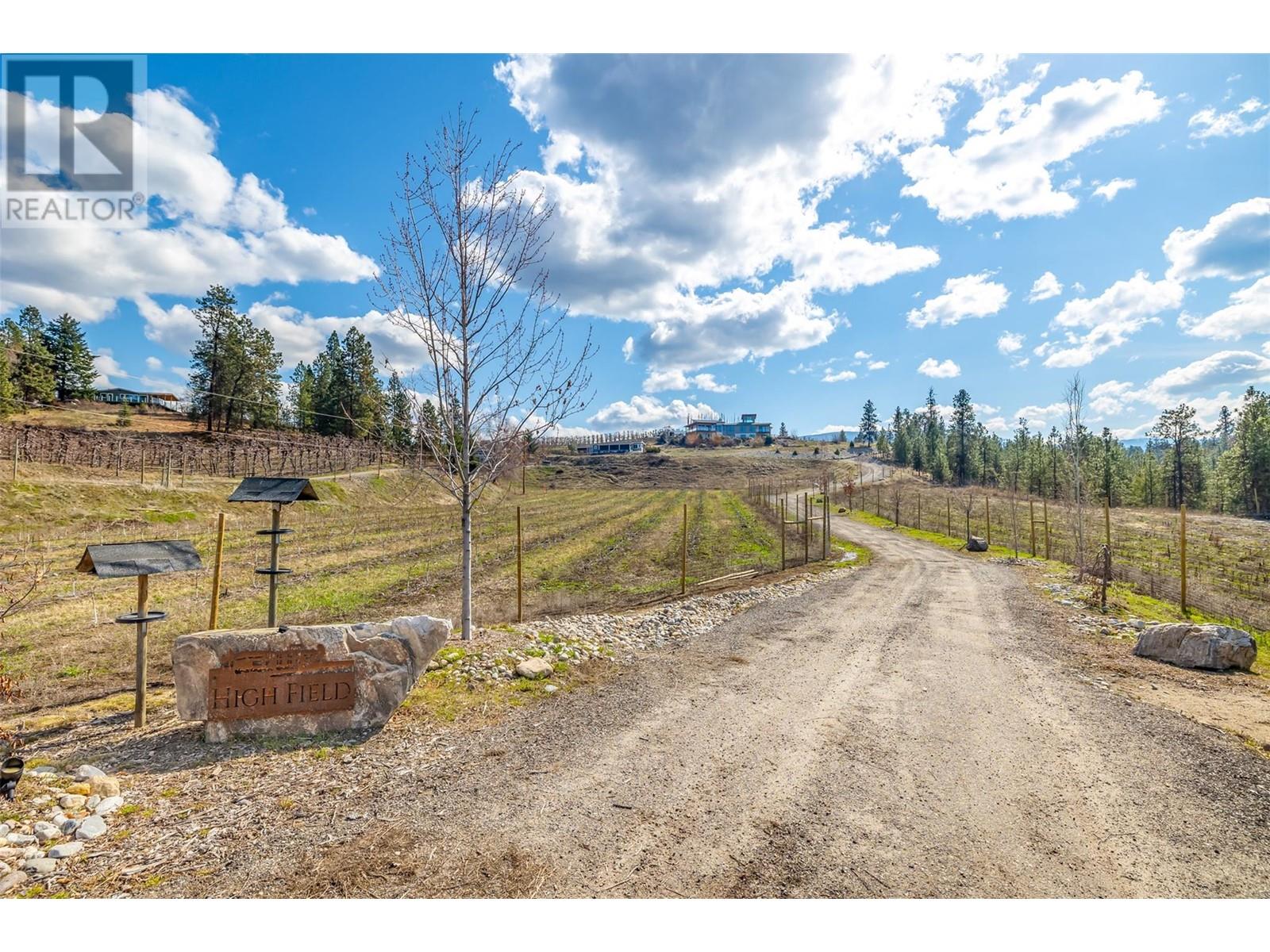 3979/3977 Hart Road