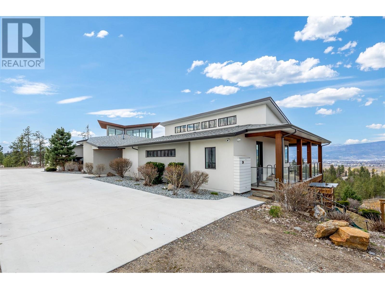 3979/3977 Hart Road