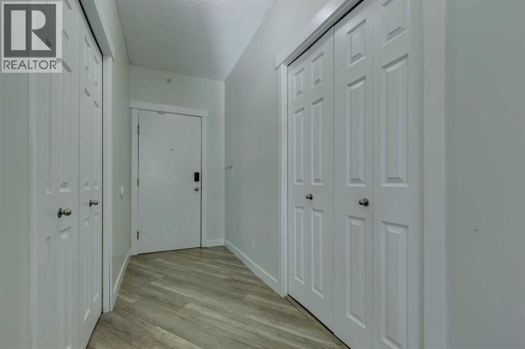 204, 325 3 Street SE