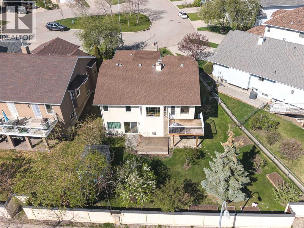 149 Sceptre Court NW