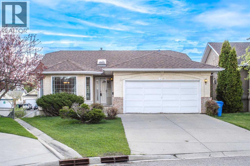 149 Sceptre Court NW