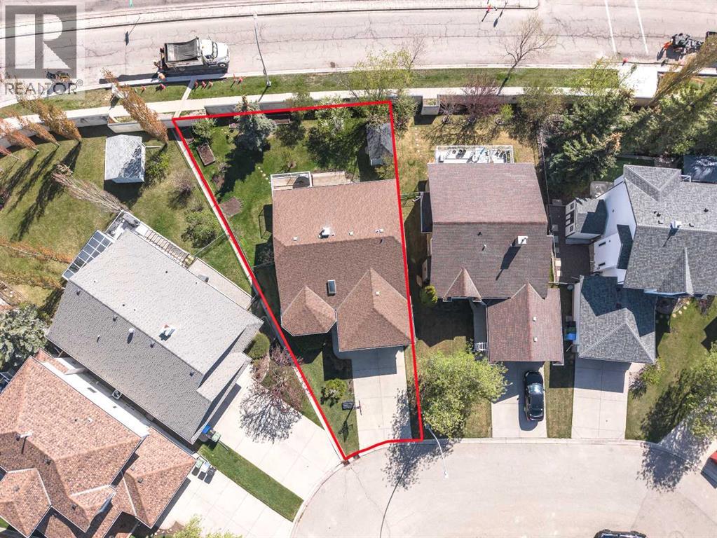 149 Sceptre Court NW