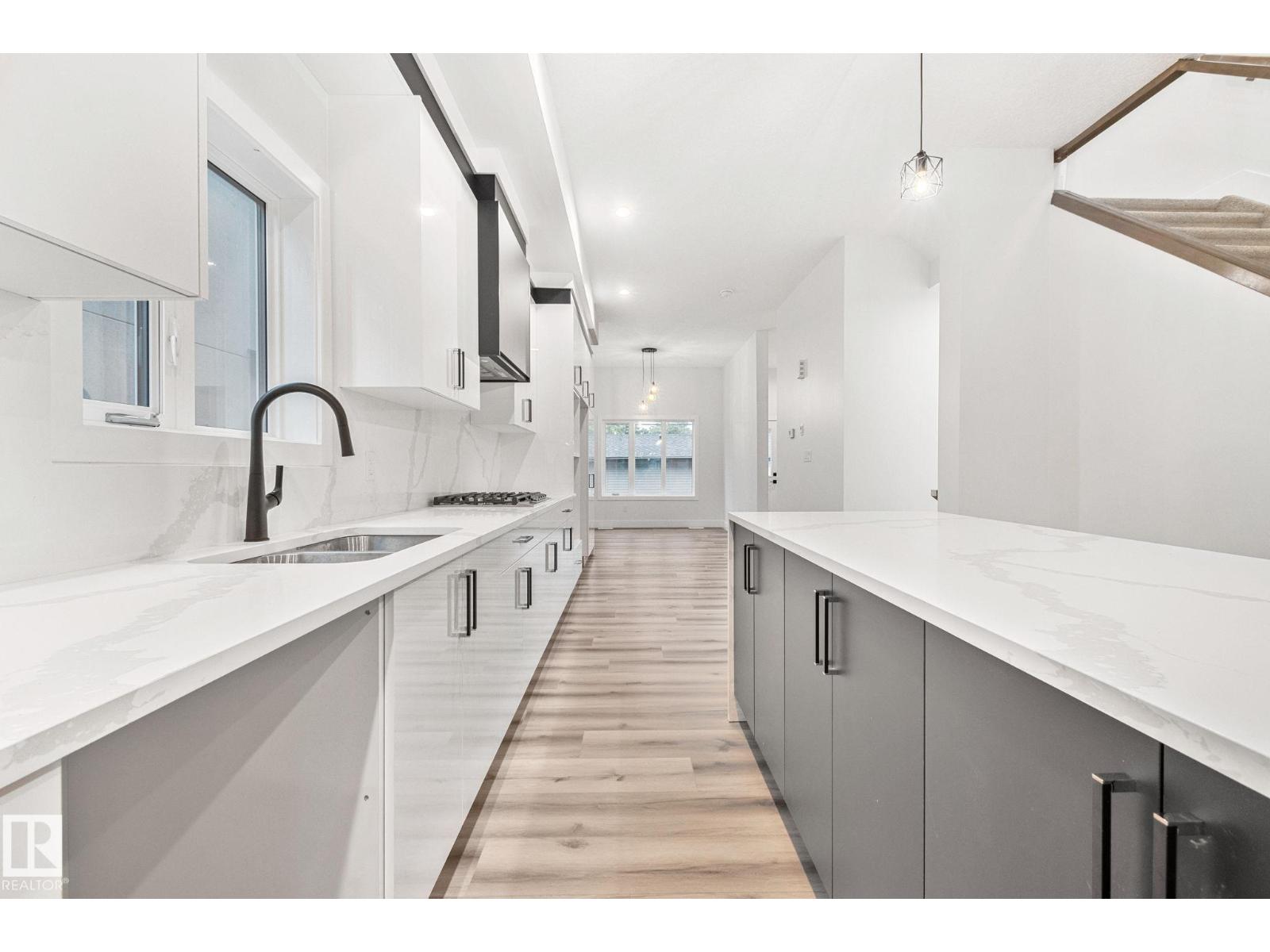 11032 128 ST NW