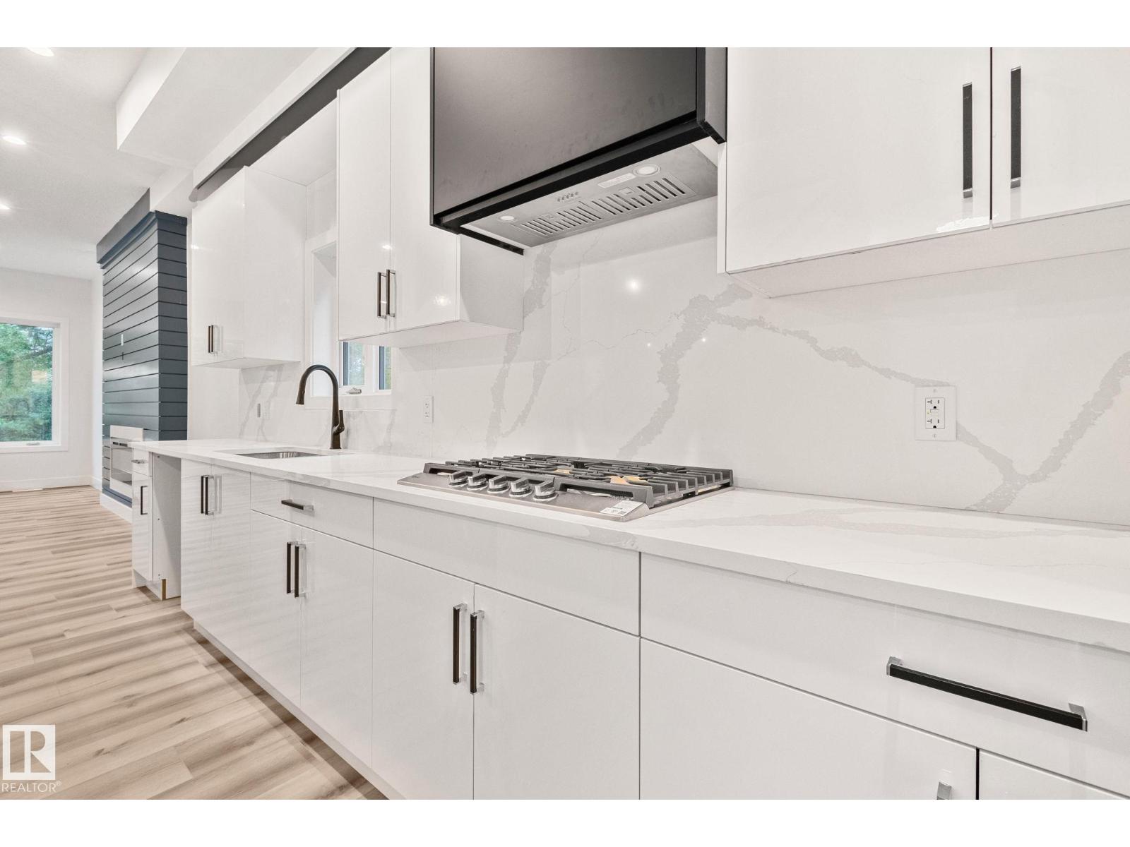 11032 128 ST NW