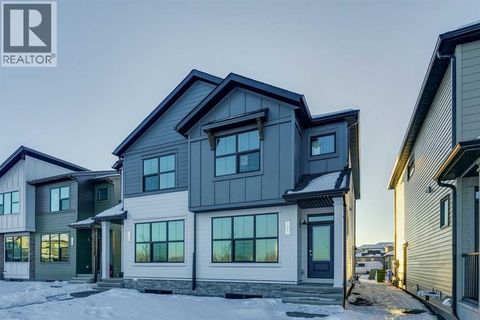 121 Silverton Glen Way SW Calgary AB T2X5B9