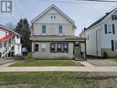 84 Pilgrim ST Sault Ste Marie ON P6A3E7