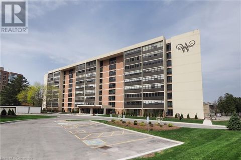 65 WESTMOUNT Road N Unit# 902 Waterloo ON N2L5G6