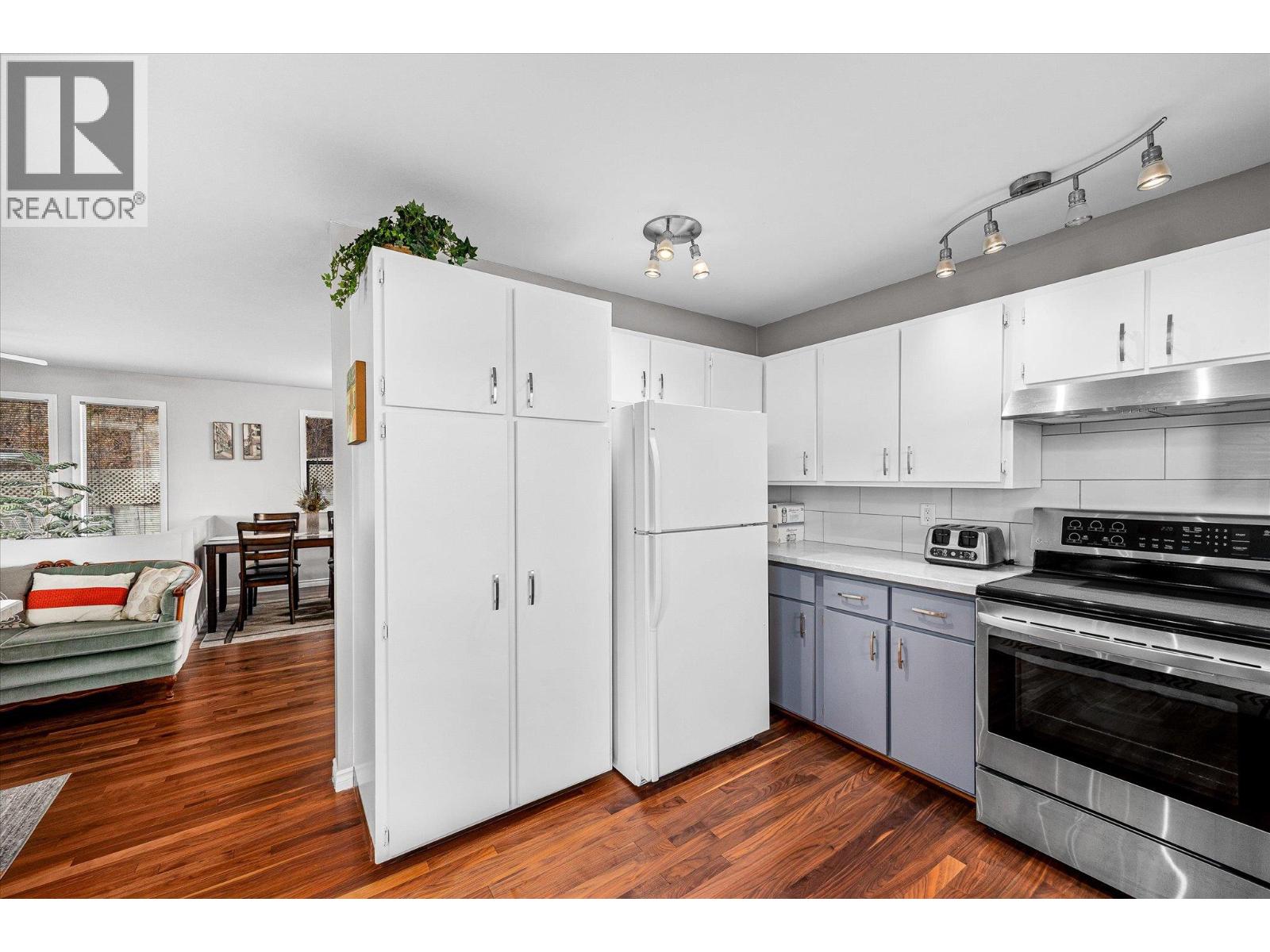 5821 Atkinson Crescent