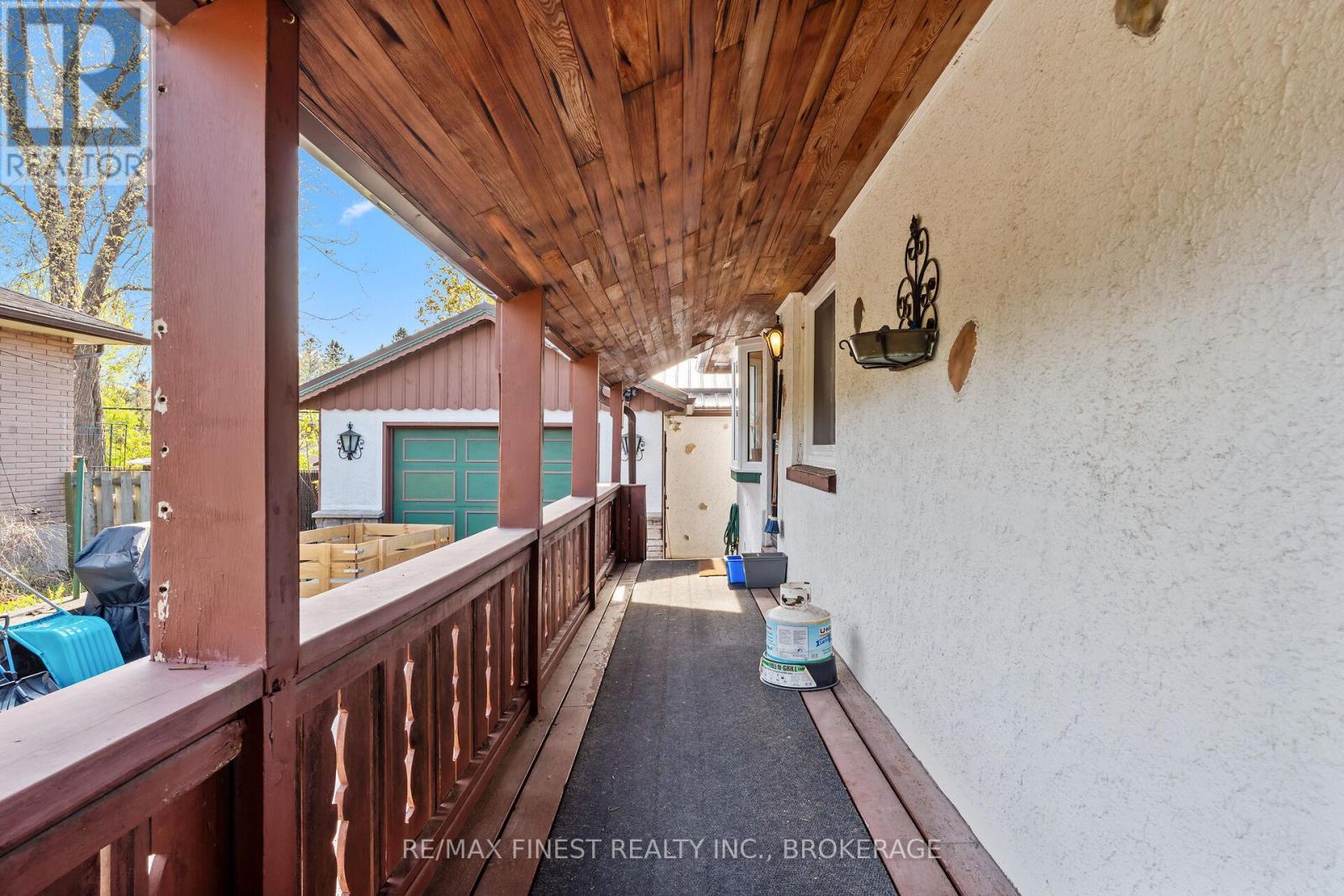 355 LAKEVIEW AVENUE