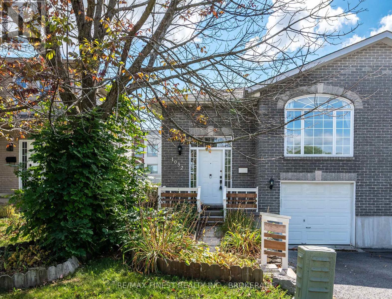 1032 REDWOOD CRESCENT