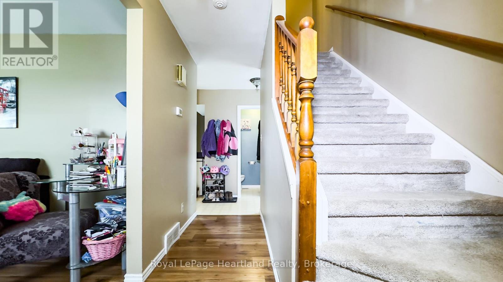 49 WELLINGTON STREET W