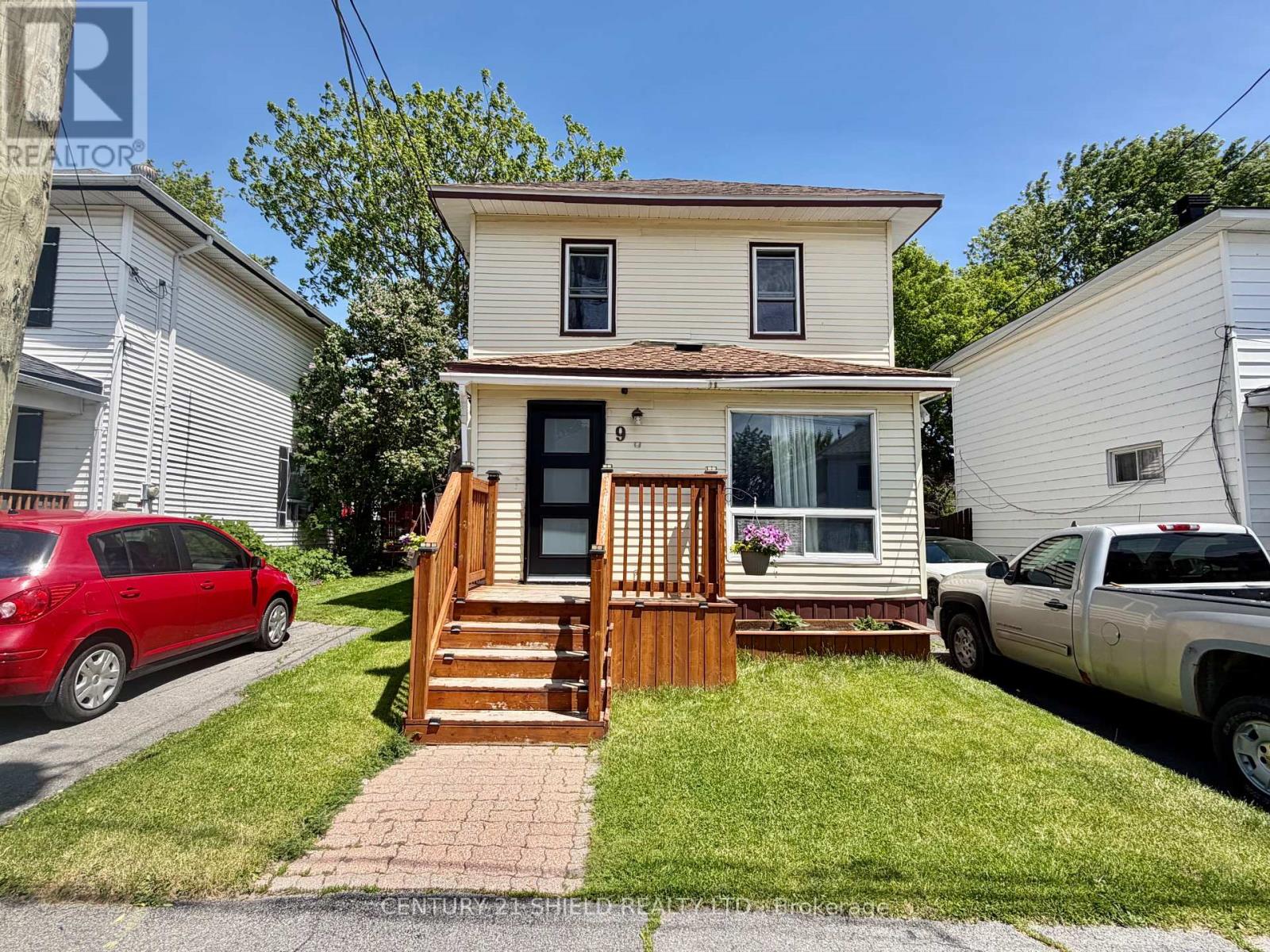 Photo 1 of 26 — 9 BERGIN AVENUE, Cornwall, ON K6H3Y7