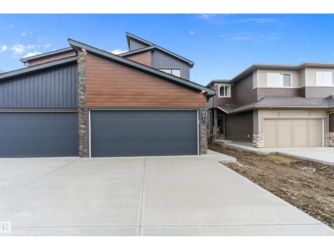 841 ROWAN CL SW Edmonton AB T6X1A2