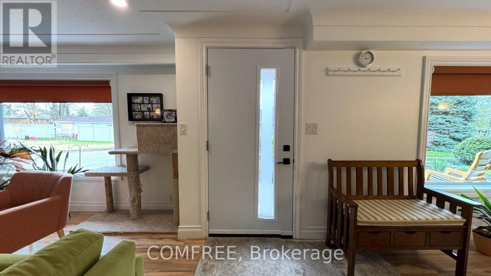 21 SEACLIFF DRIVE W
