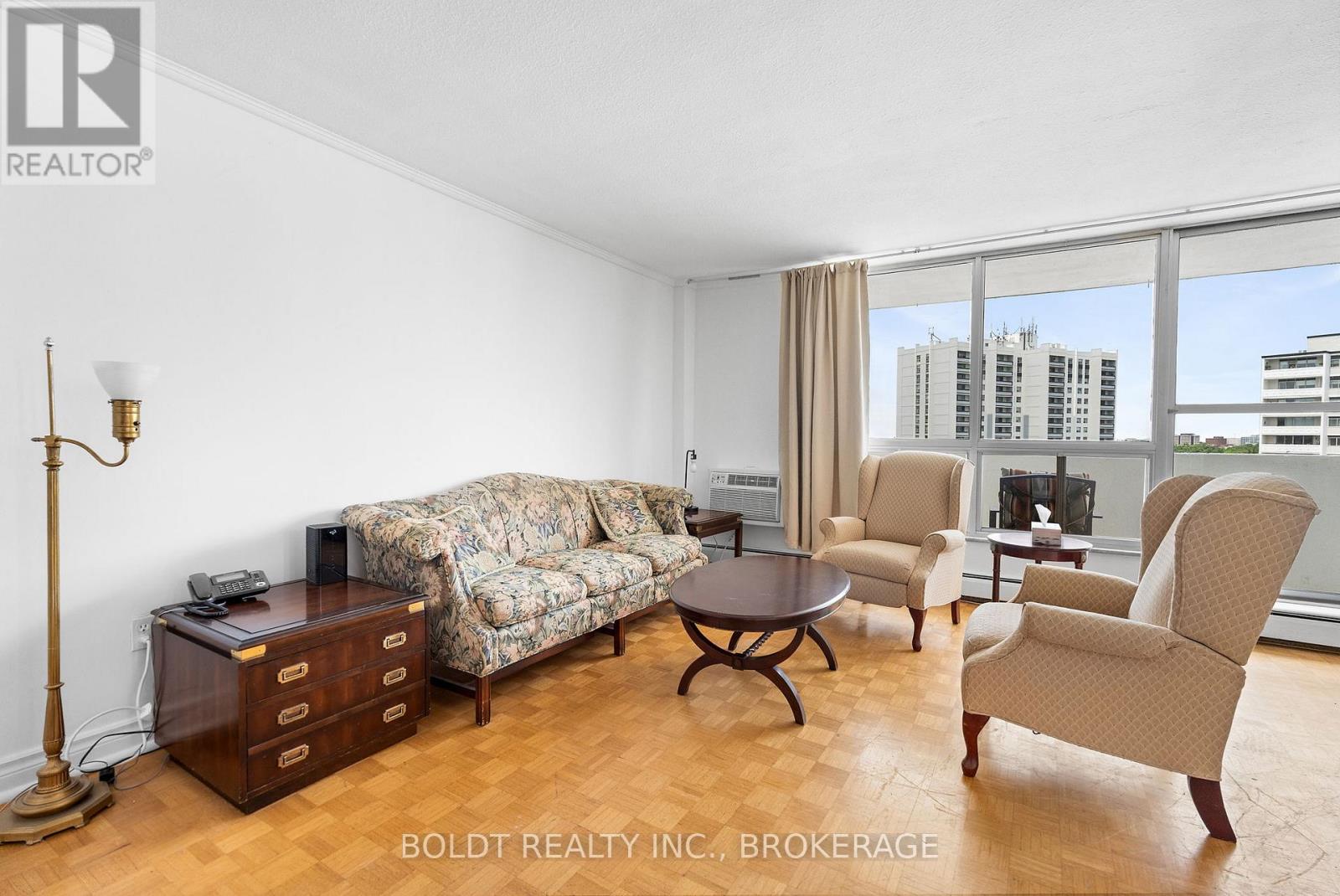 902 - 35 TOWERING HEIGHTS BOULEVARD