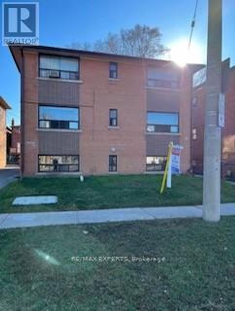 202 - 839 COSBURN AVENUE Toronto (Danforth Village-East York) ON M4C2V9