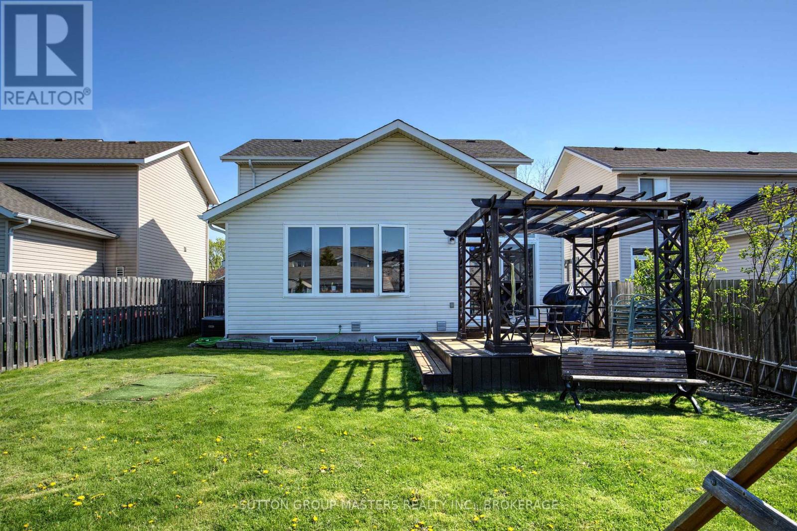 422 COOKE CRESCENT