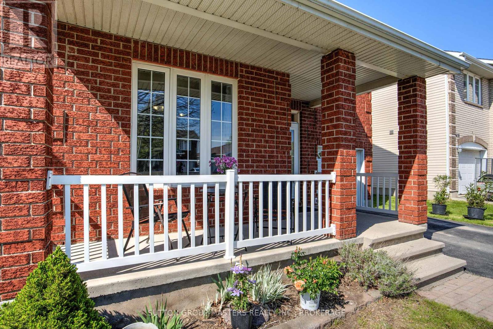 422 COOKE CRESCENT