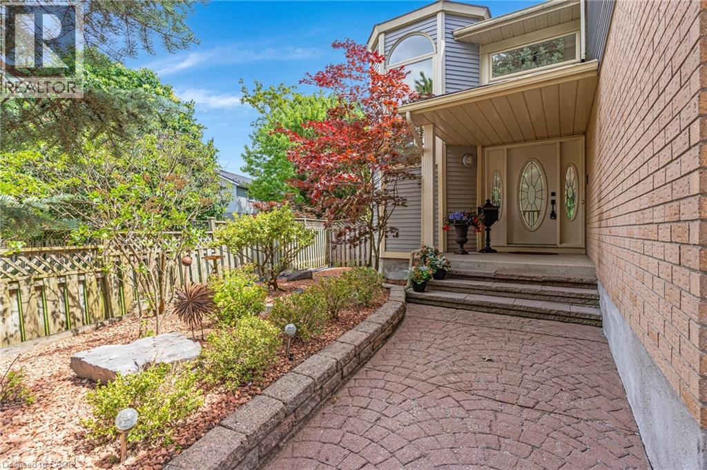 8 CHARLTON Place