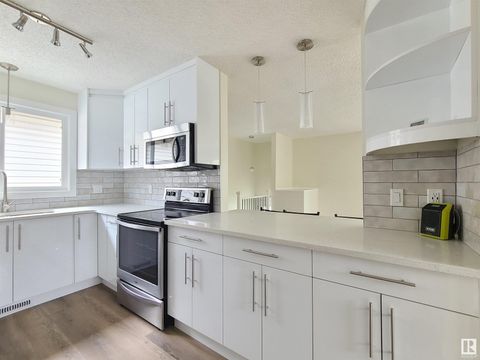 12011 95A ST NW Edmonton AB T5G1R6