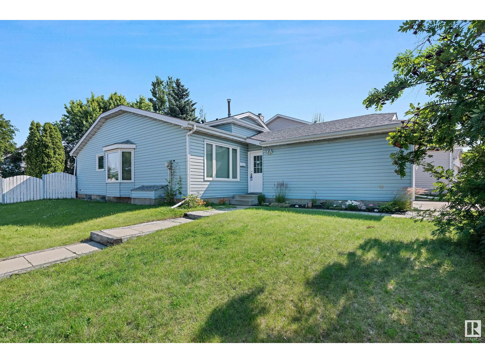 3020 43 AV NW