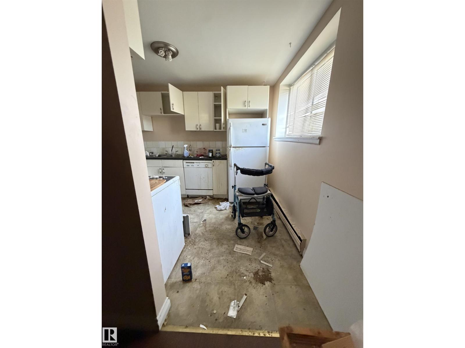 #17 6215 98 AV NW